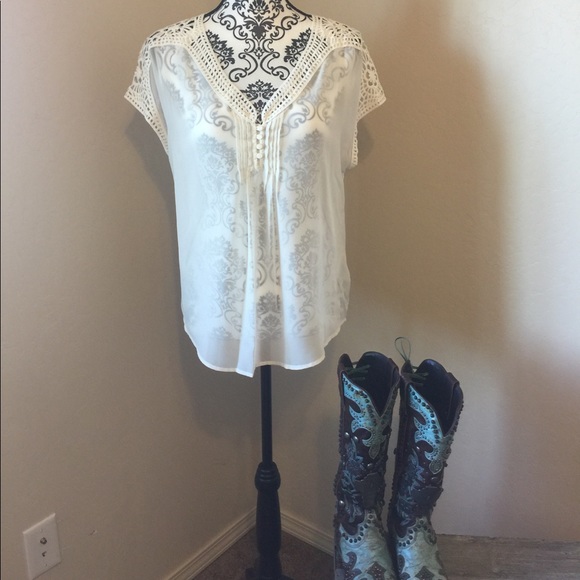 Candie's Tops - Sheer top cute detail on shoulders